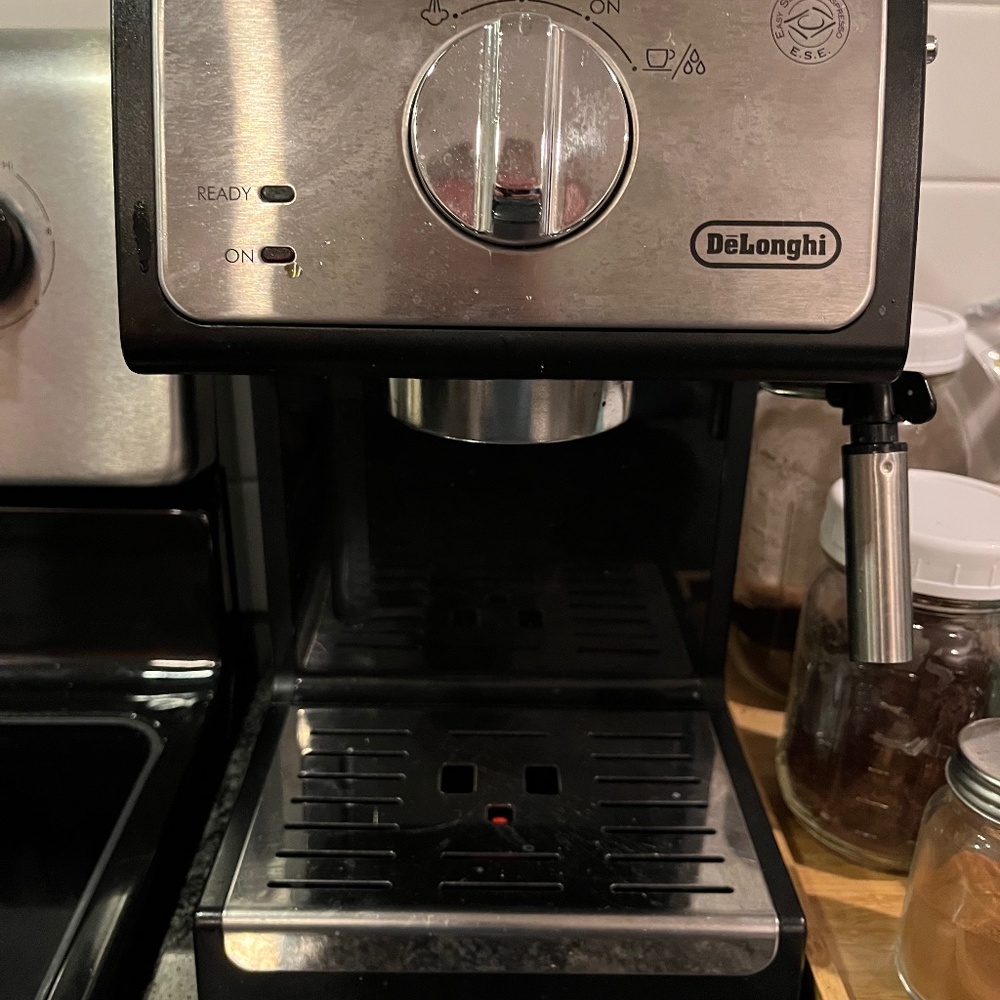 Delonghi expresso maker